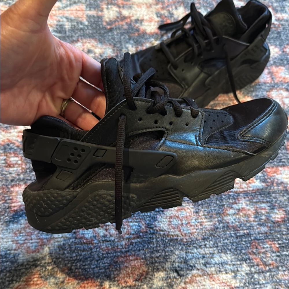Nike Air Huarache Triple Black